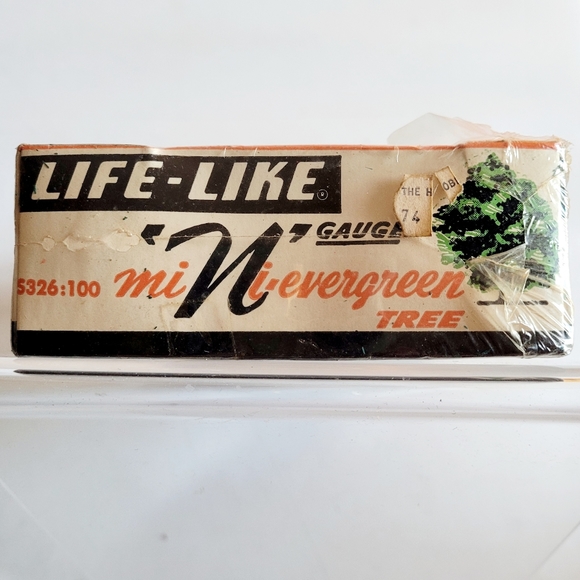 Vintage Pack of 3 miNiscenery Evergreen Trees by Life-Like Products, Inc - Picture 3 of 6
